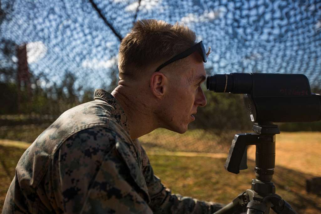 A Reconnaissance Marine With 3rd Reconnaissance Battalion, - NARA ...