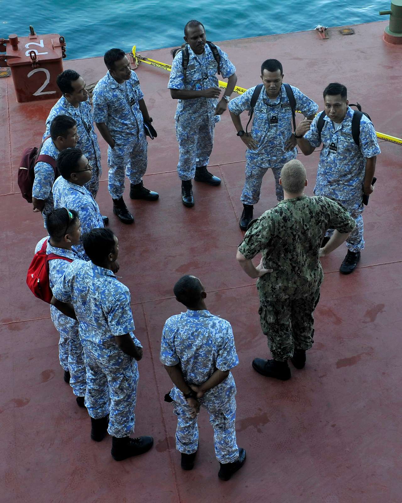 KOTA KINABALU, Malaysia -- (Nov. 27, 2018) -- Sailors - U ...