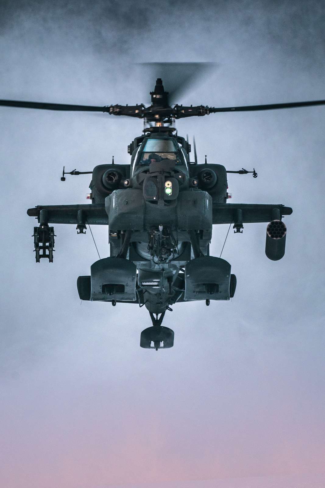 U.S. Army AH-64D Apache Longbow attack helicopters - NARA & DVIDS ...