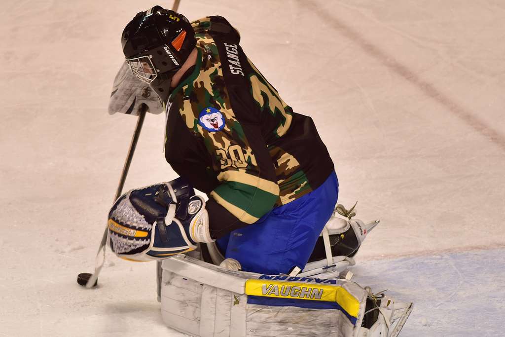 DVIDS - Images - Army skates to 9-2 victory over Air Force in Fairbanks  [Image 14 of 19]