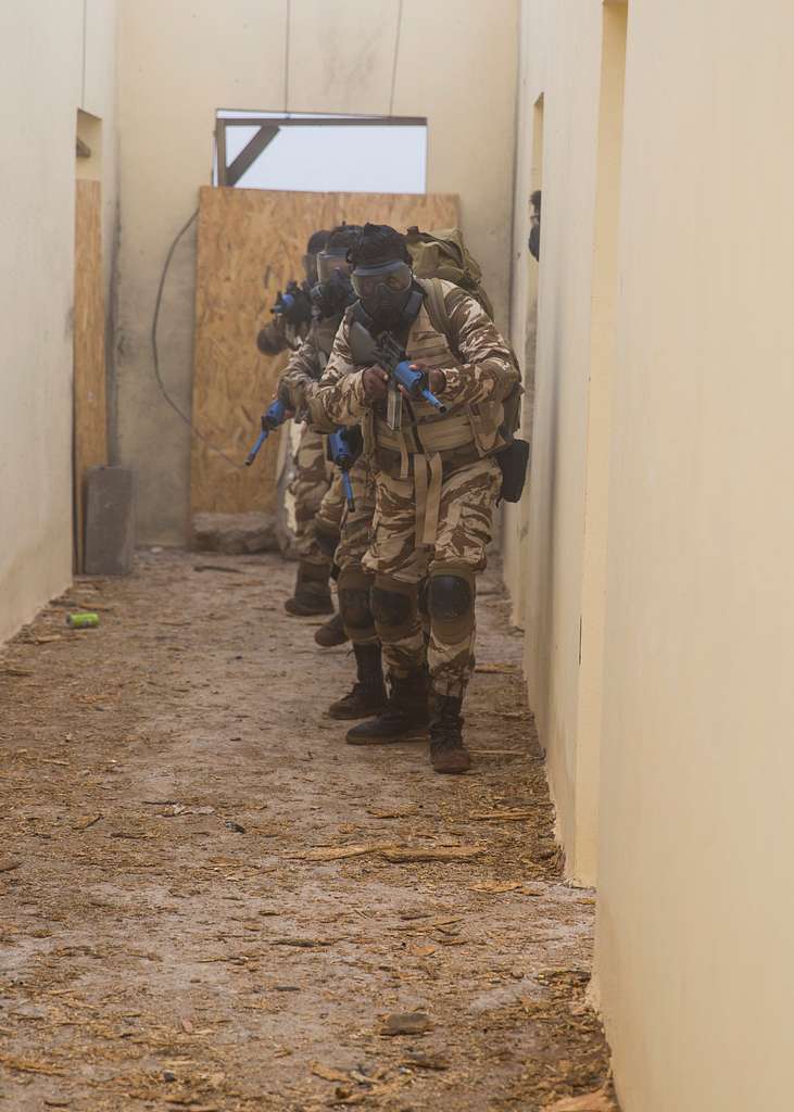 Moroccan special operations forces clear a building - NARA & DVIDS ...