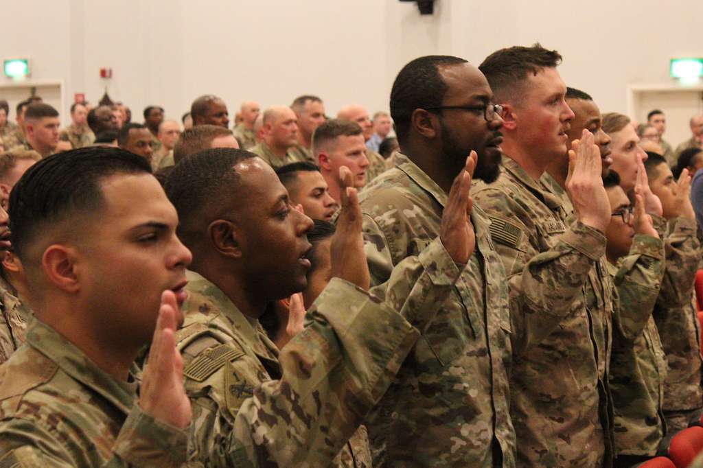 U.S. Army noncommissioned officers recite the NCO Creed - NARA & DVIDS ...