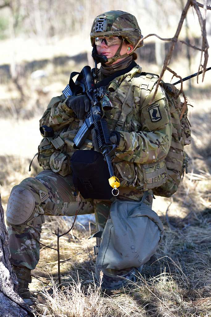 U.S. Army 1st Lt. Ashley Ziegler, Paratrooper assigned - PICRYL Public ...