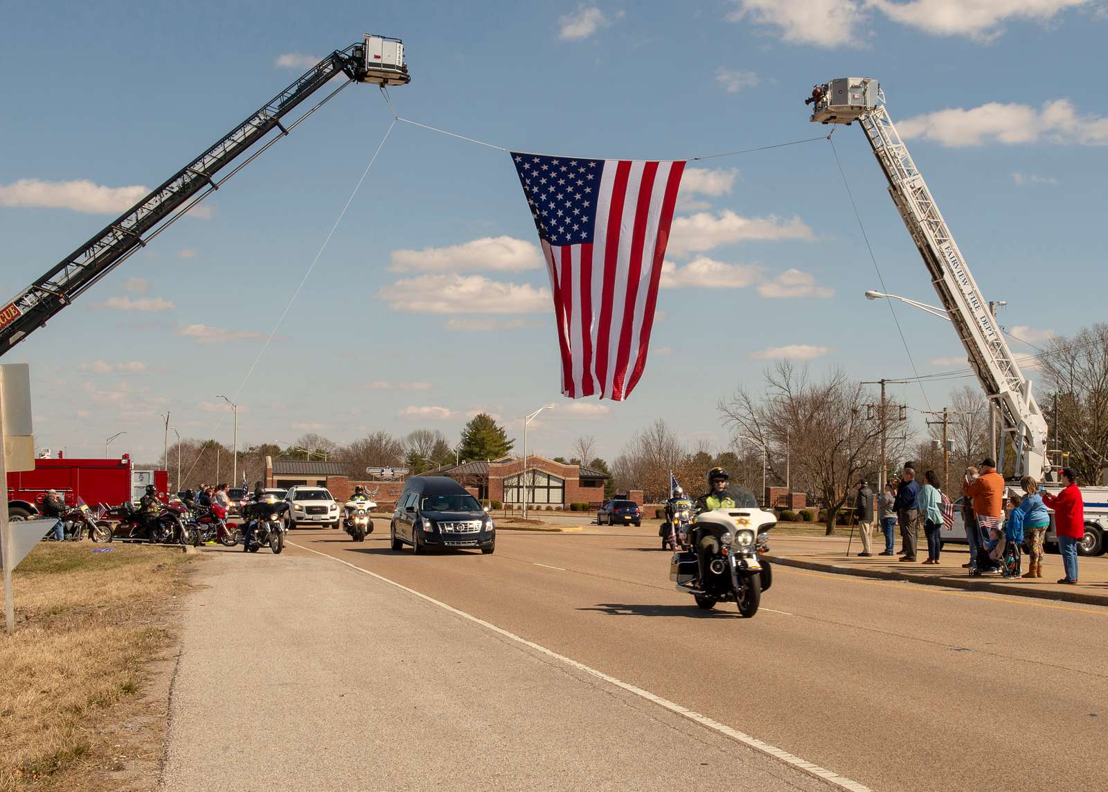 A motorcade for the dignified transfer of U.S. Army - NARA & DVIDS ...