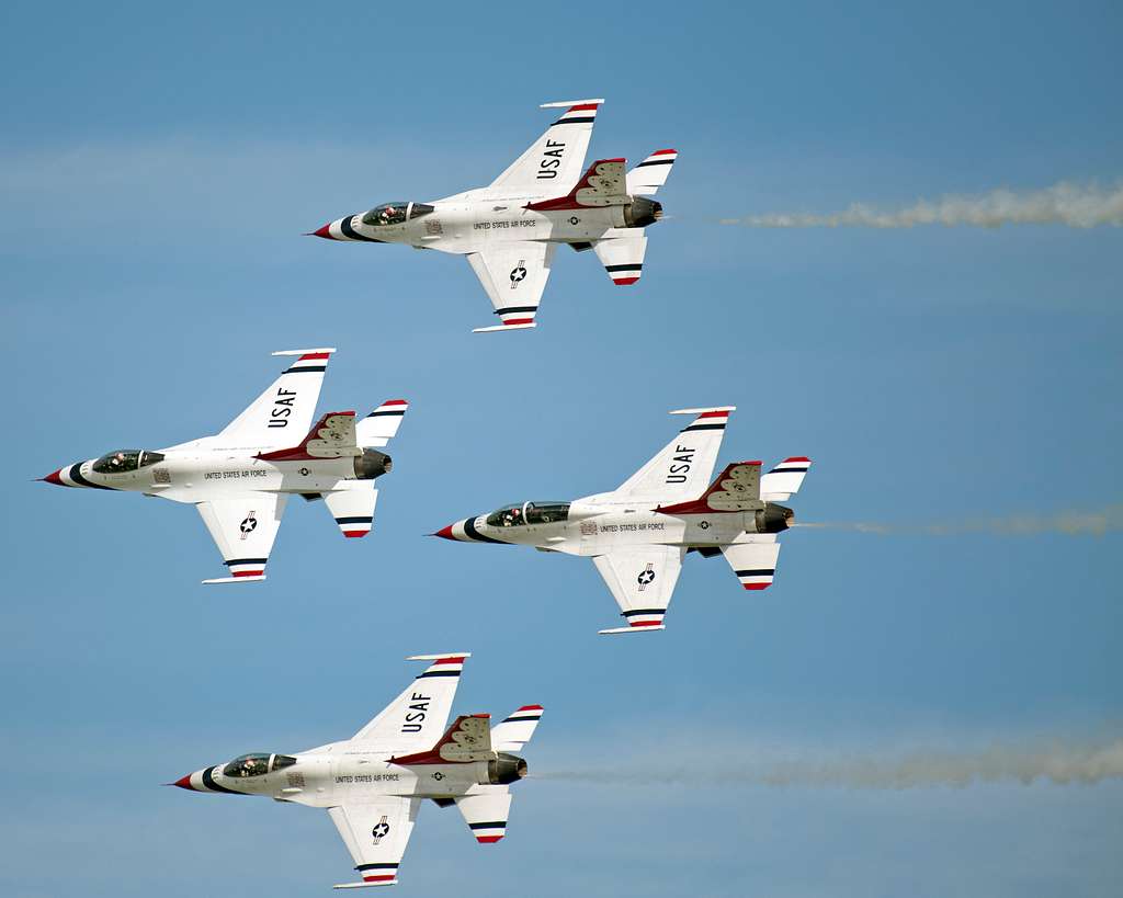 The USAF Thunderbirds demonstration team perform during - NARA & DVIDS ...