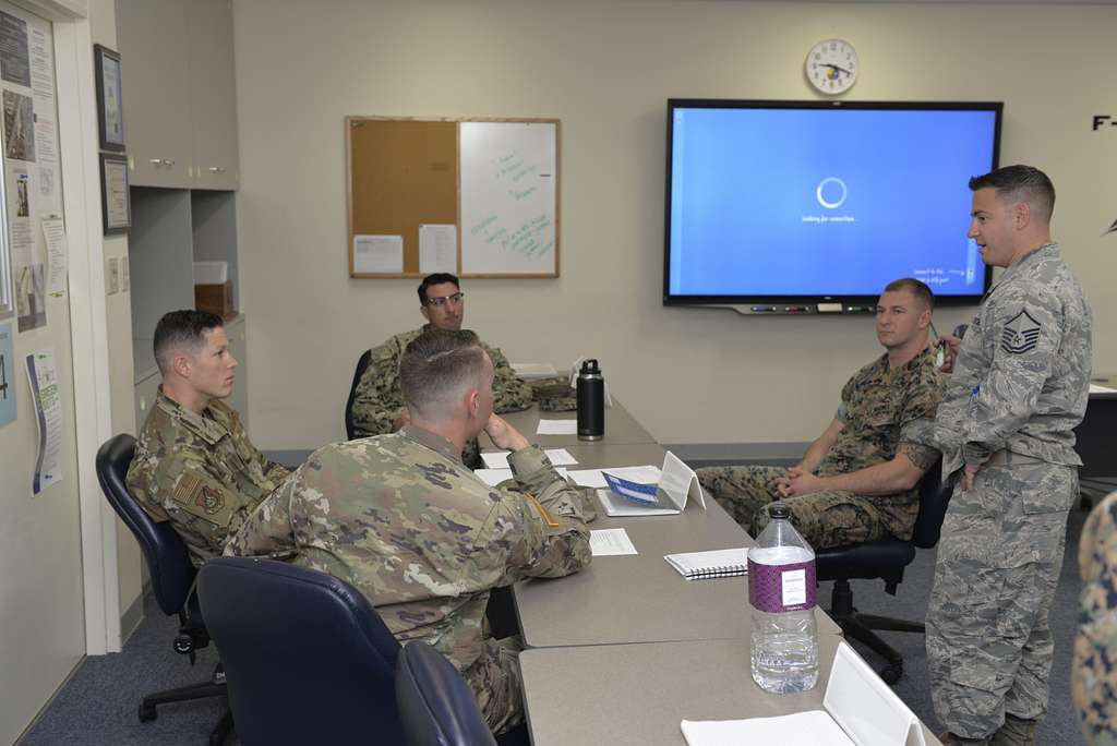 Servicemembers from all branches learn and train during - NARA & DVIDS ...