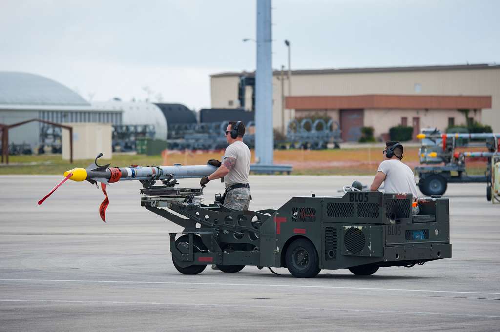 Weapons loaders from the 142nd Aircraft Maintenance - NARA & DVIDS ...