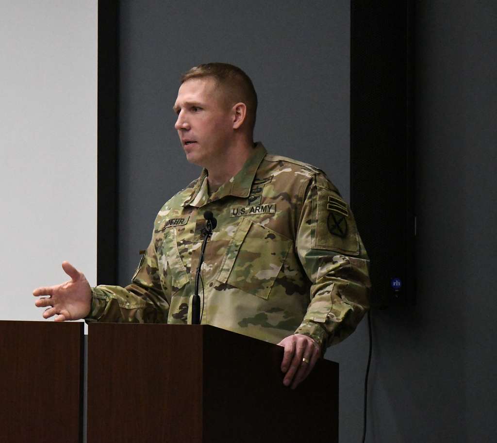 Command sgt maj jeff darlington hi-res stock photography and