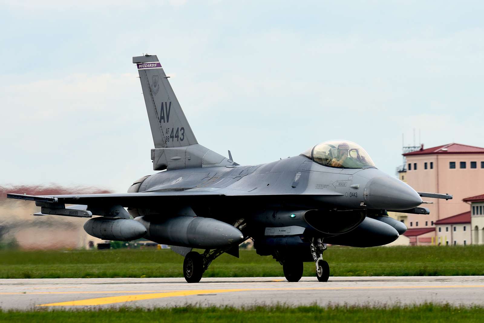 An F-16 Fighting Falcon Lands At Aviano Air Base, Italy, - NARA & DVIDS ...