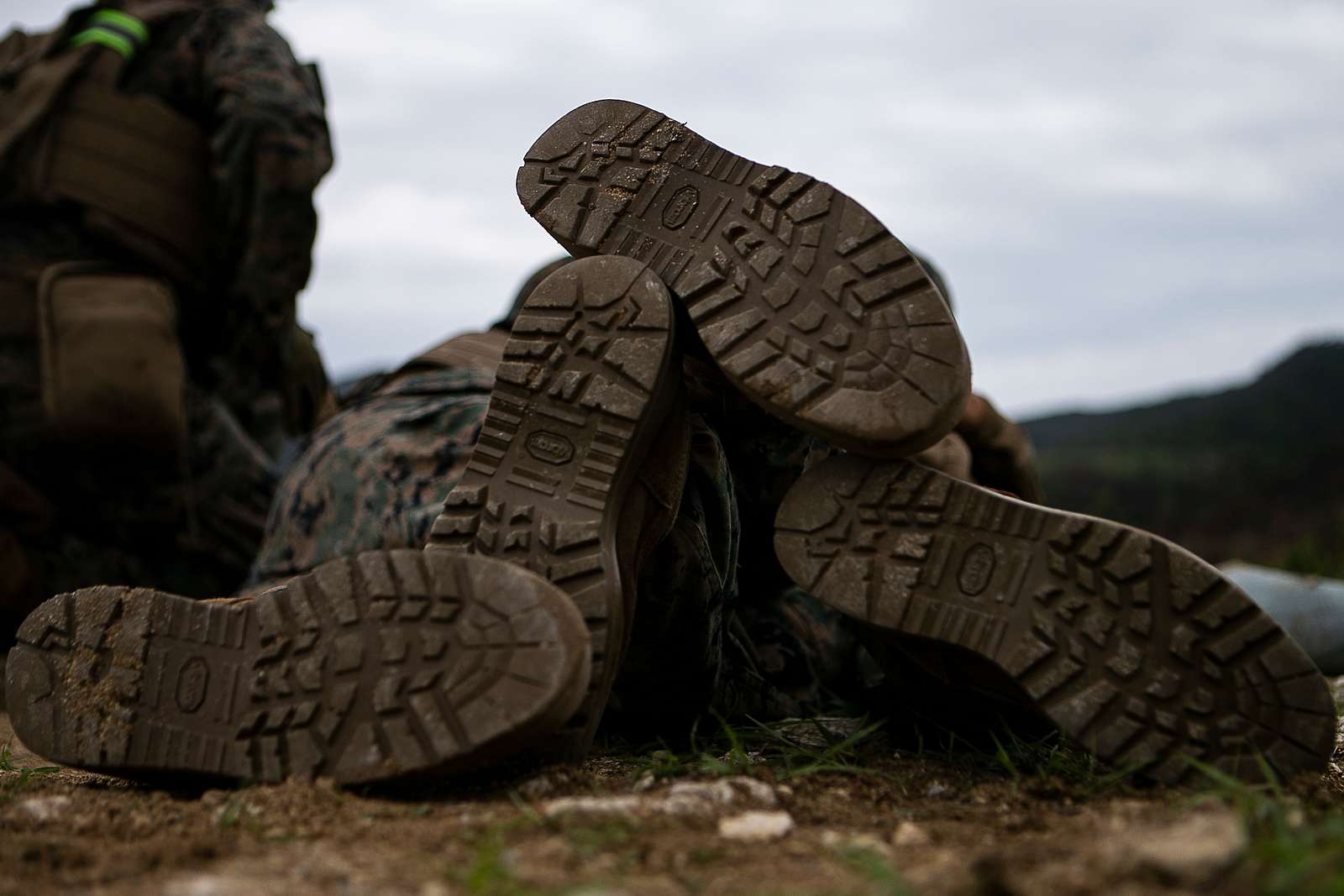 A machine gun team with Combat Logistics Battalion - NARA & DVIDS ...