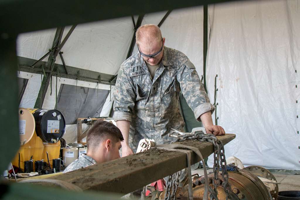 48 Alaska army national guard engineers work with romanian