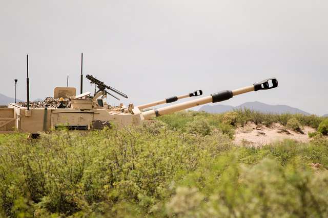 Two M109A6 Paladin howitzer self-propelled guns assigned - NARA & DVIDS ...