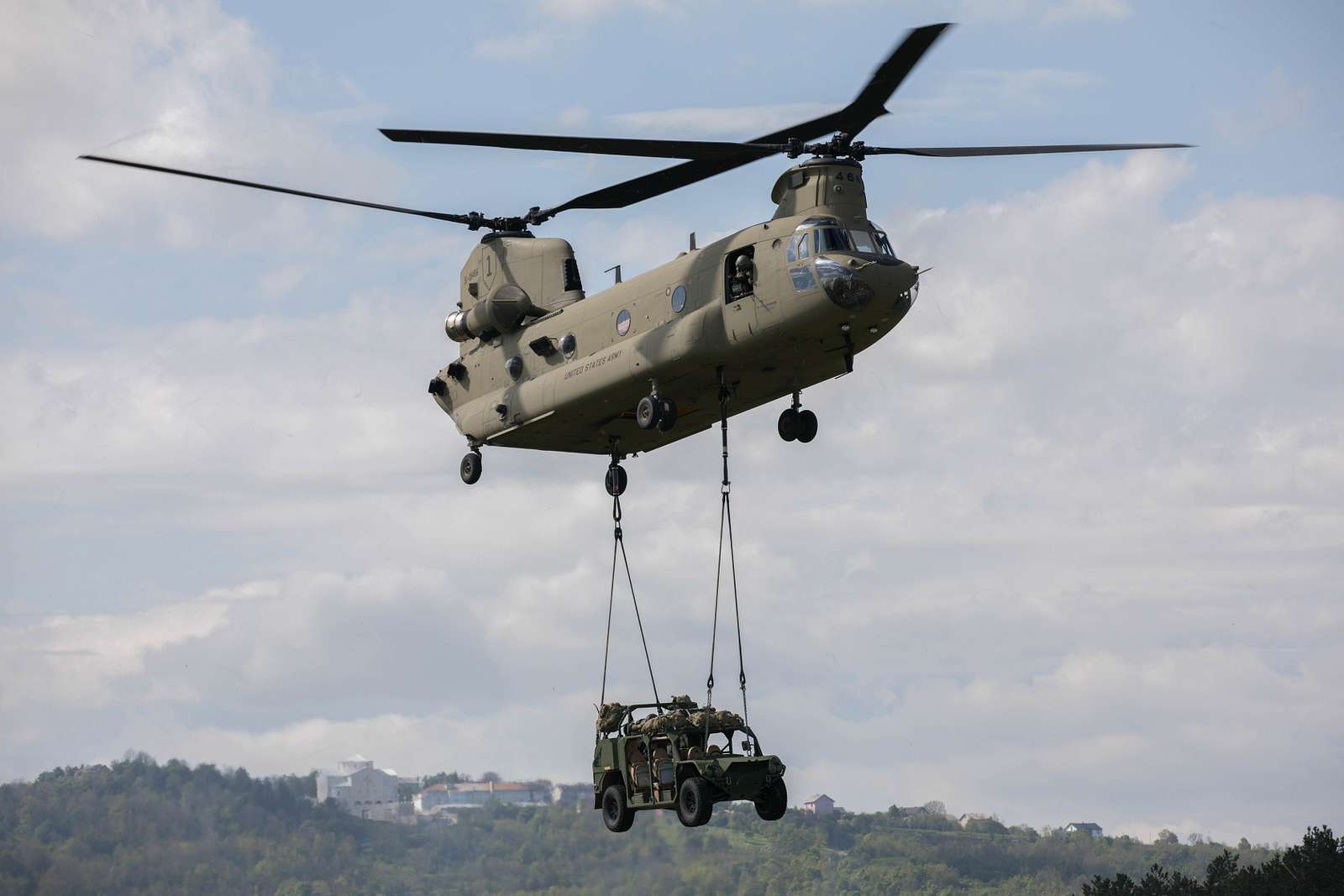 A U.S. Army CH-47 Chinook Helicopter, Assigned To Bravo - NARA & DVIDS ...