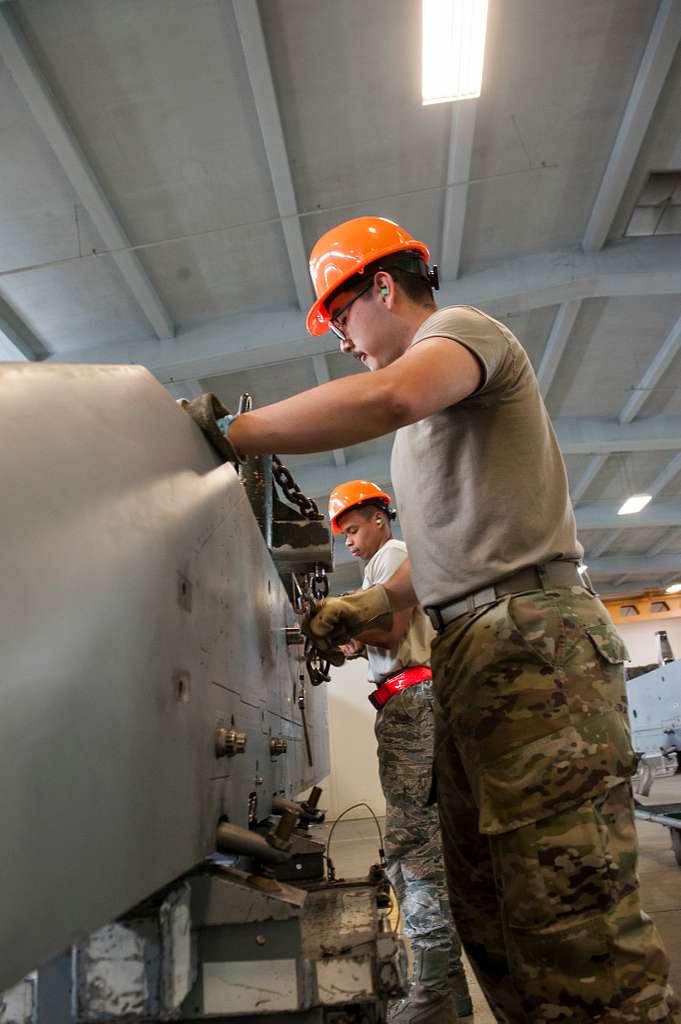 U. S. Air Force Airmen 1st Class Jeffrey Peterson (front), - NARA ...