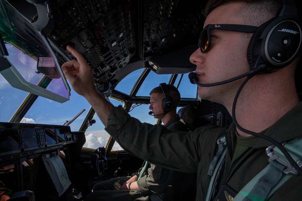 U.S. Marine Corps 1st Lt. Samuel Petco and Capt. Donald - PICRYL ...