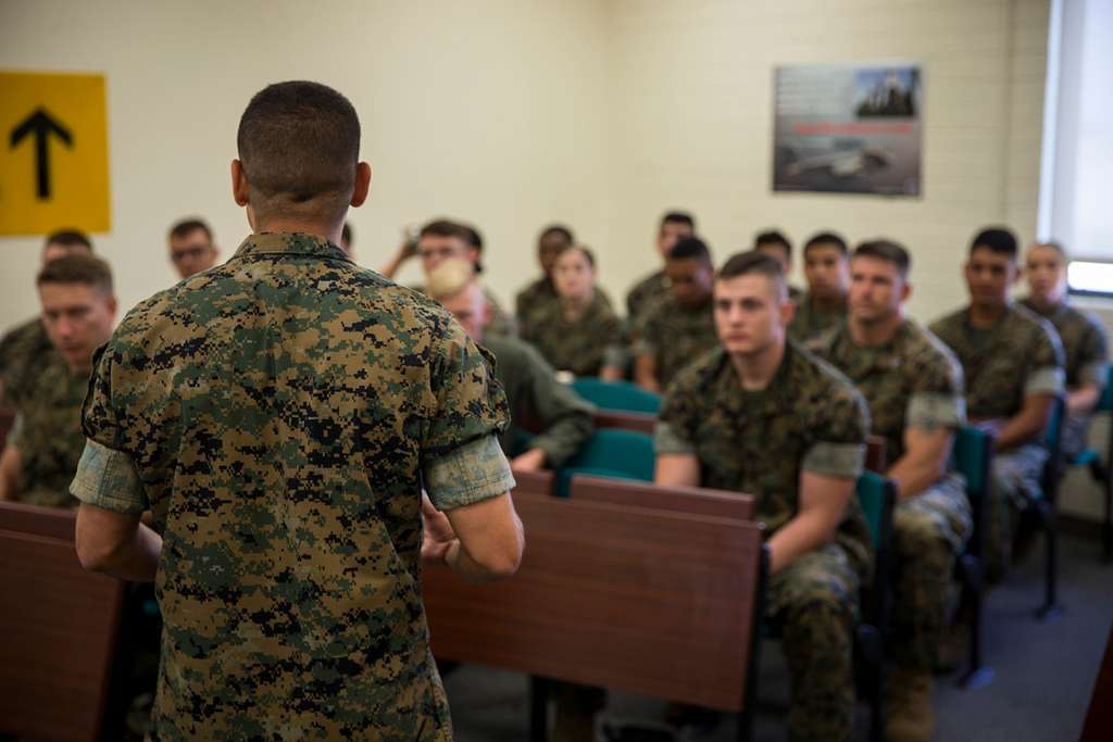 U.S. Marine Corps Lt.Col. James C. Paxton and Sgt.Maj. - PICRYL Public ...