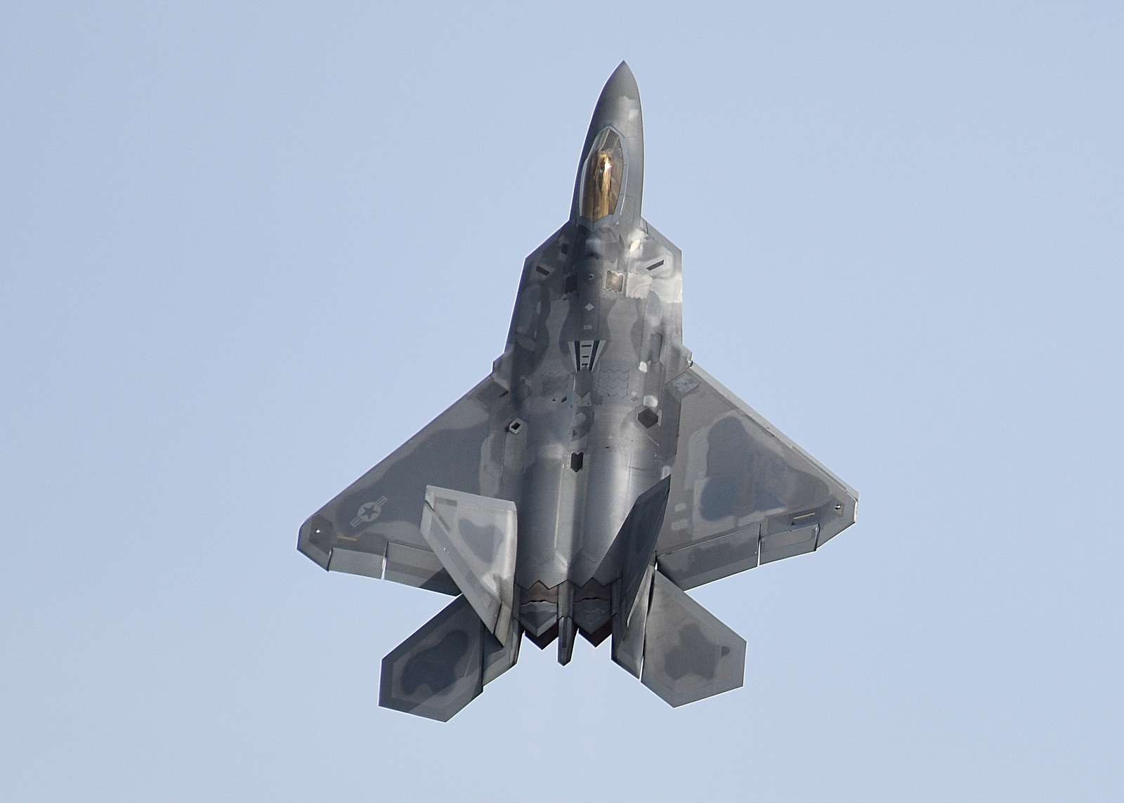 An F-22 Raptor From The F-22 Raptor Demonstration Team - NARA & DVIDS ...