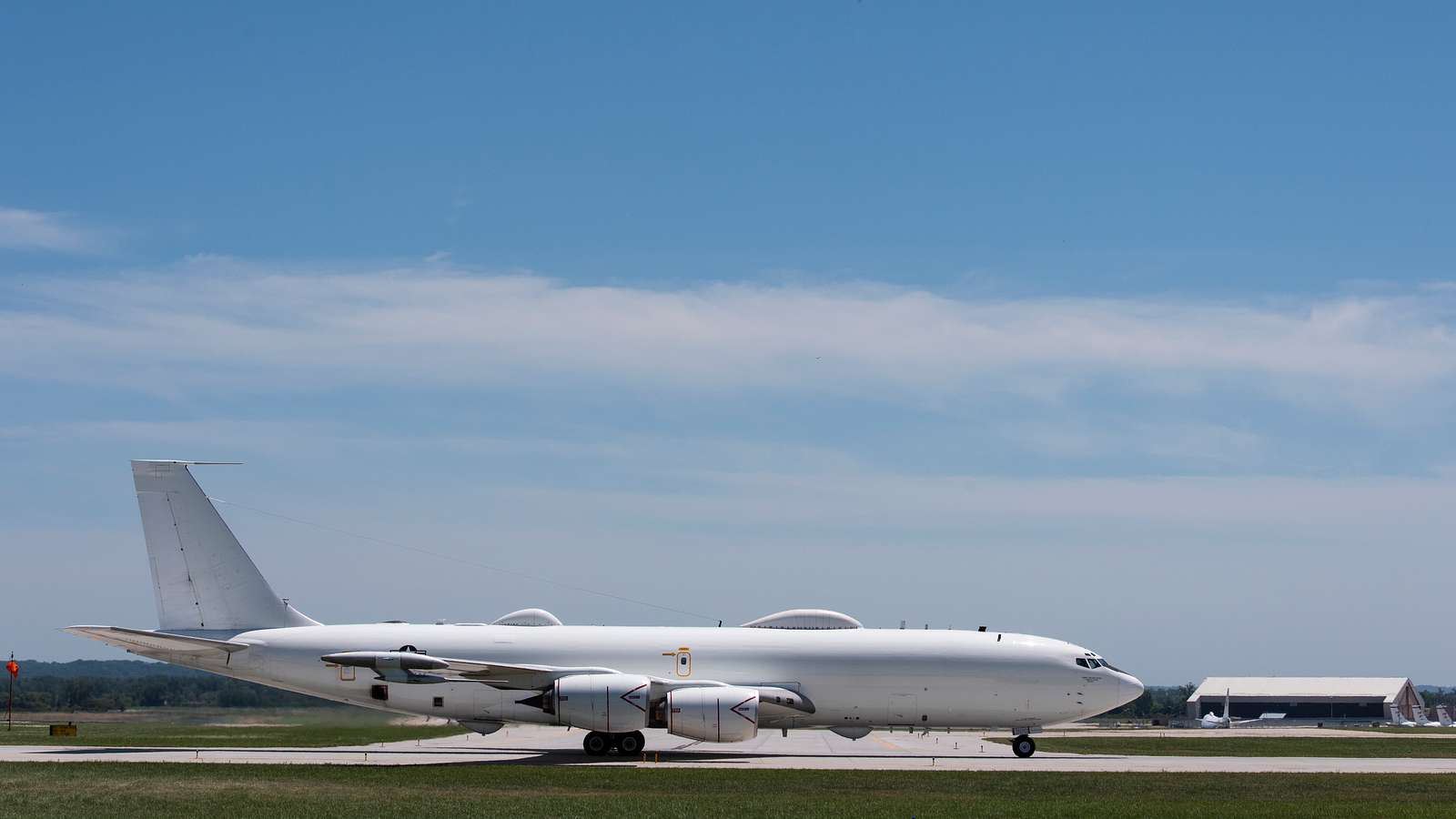 A U.S. Navy E-6B Mercury Aircraft, Assigned To Strategic - NARA & DVIDS ...