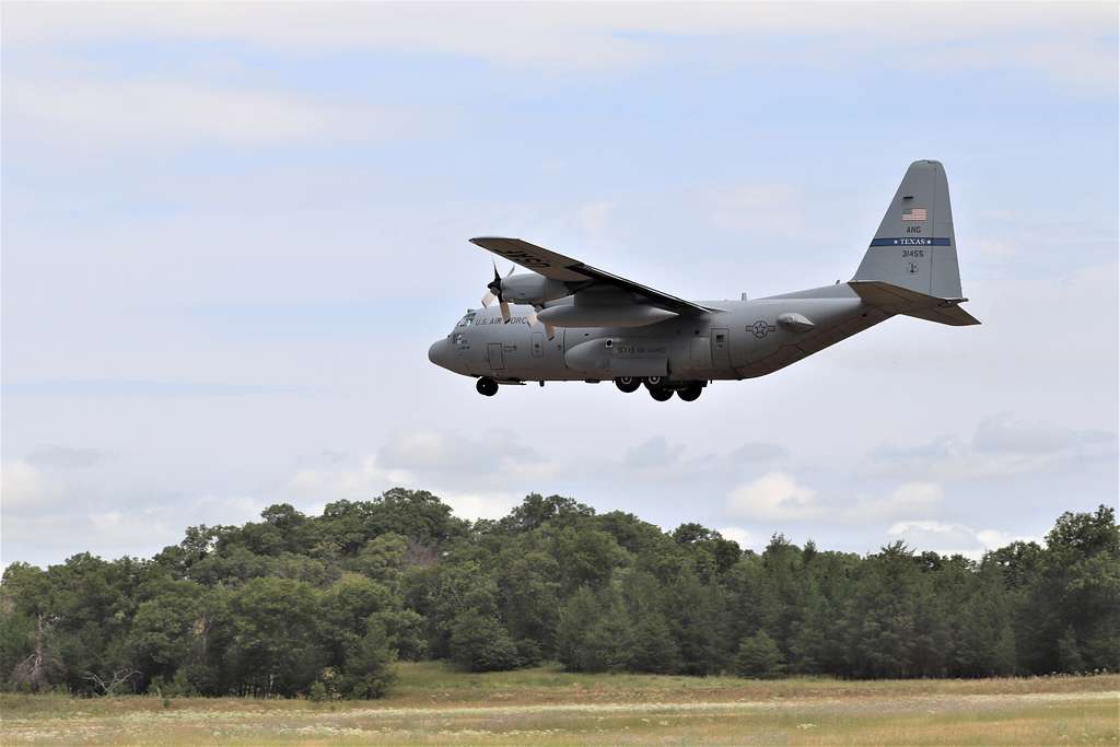 An aircrew operates a C-130H Hercules with the 136th - NARA & DVIDS ...