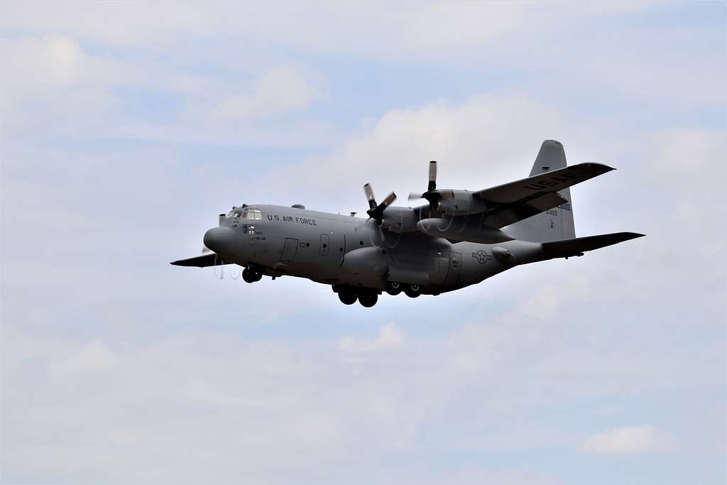 An aircrew operates a C-130H Hercules with the 136th - NARA & DVIDS ...