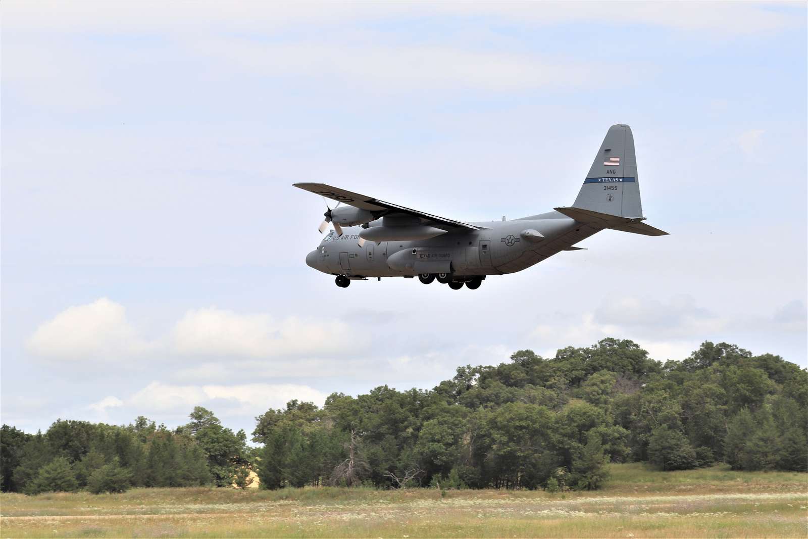 An aircrew operates a C-130H Hercules with the 136th - NARA & DVIDS ...