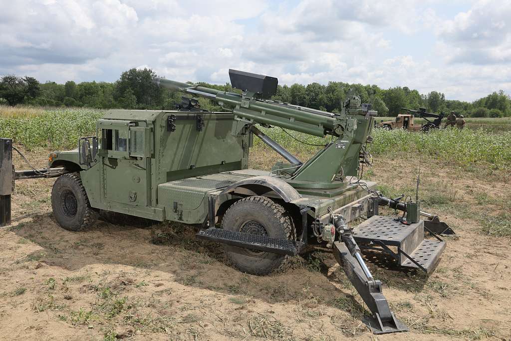 Hawkeye 105mm Mobile Weapon System while crew rest - PICRYL - Public ...