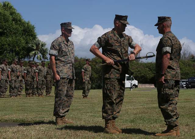 U.s. Marine Corps Lt. Gen. Lewis A. Craparotta (right), - Picryl Public 