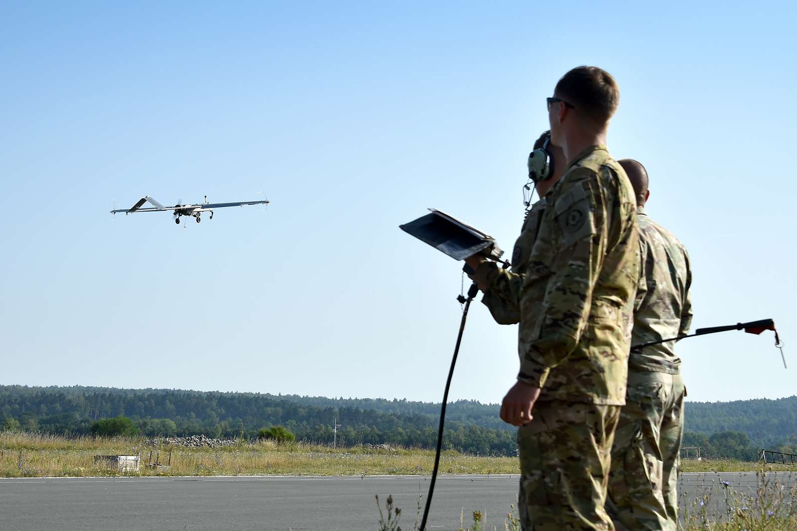 A RQ-7B Shadow Tactical Unmanned Aircraft System From - NARA & DVIDS ...