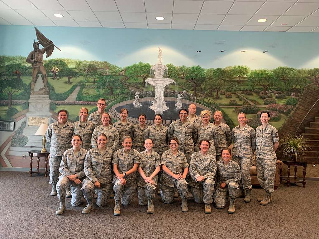 Steelers visit 171st > 171st Air Refueling Wing > Article Display