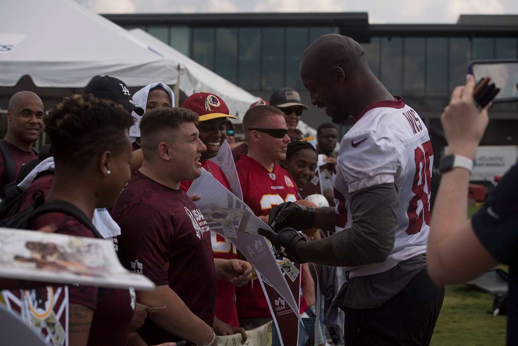 USAA, Redskins salute Service members > Joint Base Langley-Eustis