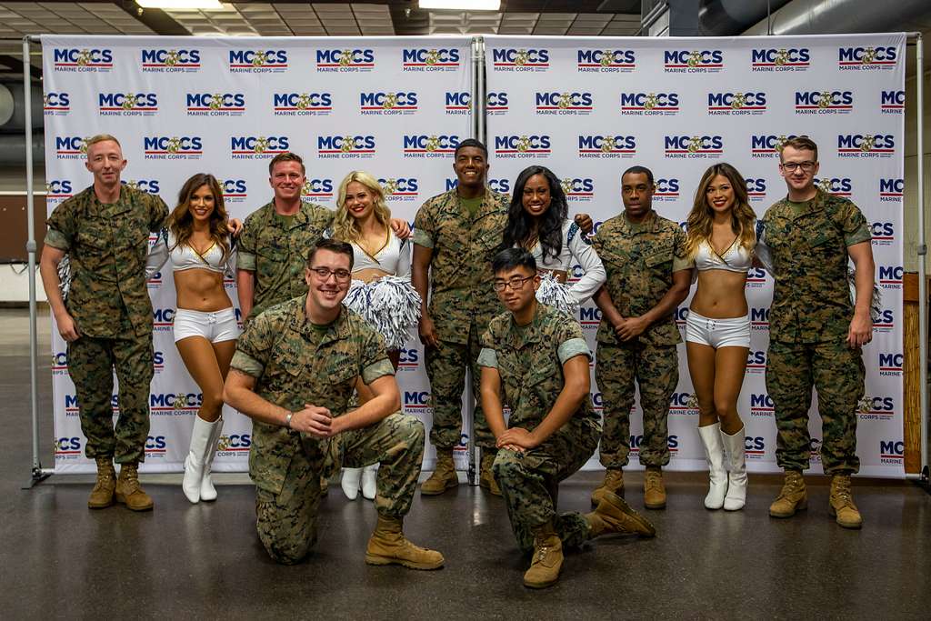 DVIDS - Images - Meet and Greet with LA Rams' cheerleaders [Image 9 of 10]