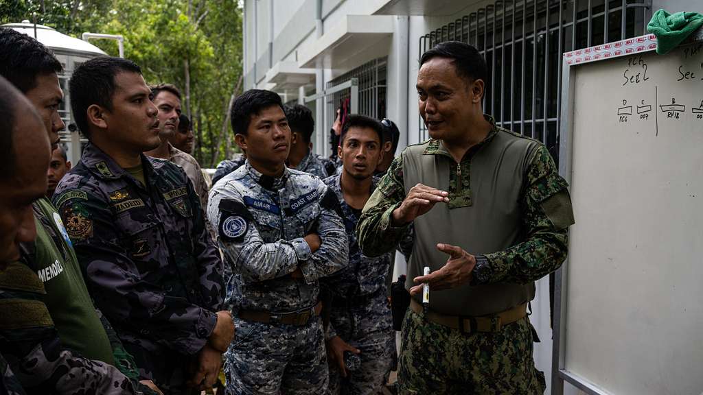 Members of the Philippine National Police Maritime - PICRYL Public ...