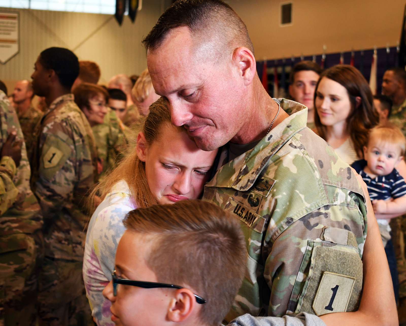 A father and soldier with the 1st Armored Brigade Combat - NARA & DVIDS ...