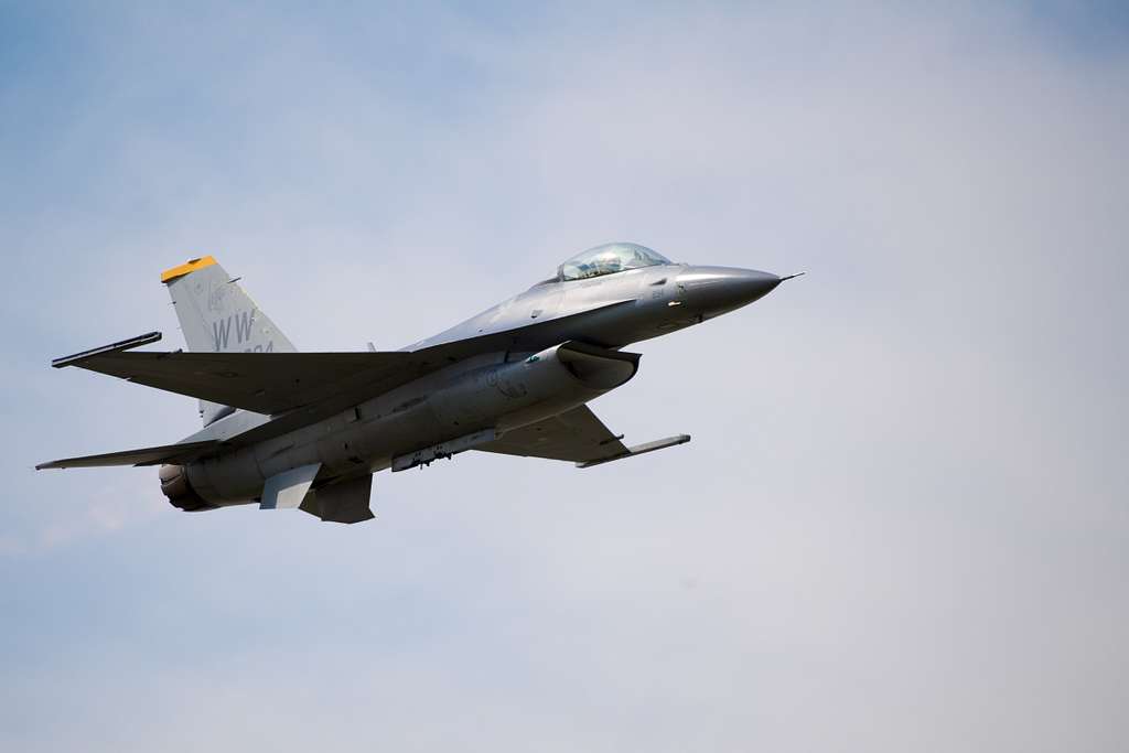 Pacific Air Force’s F-16 Viper Demonstration Team Practices - NARA ...