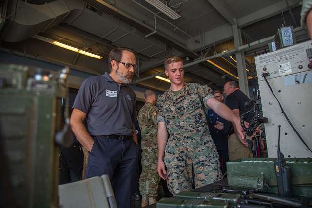 DVIDS - Images - 49ers Tour Navy Ship During San Francisco Fleet Week  [Image 11 of 16]