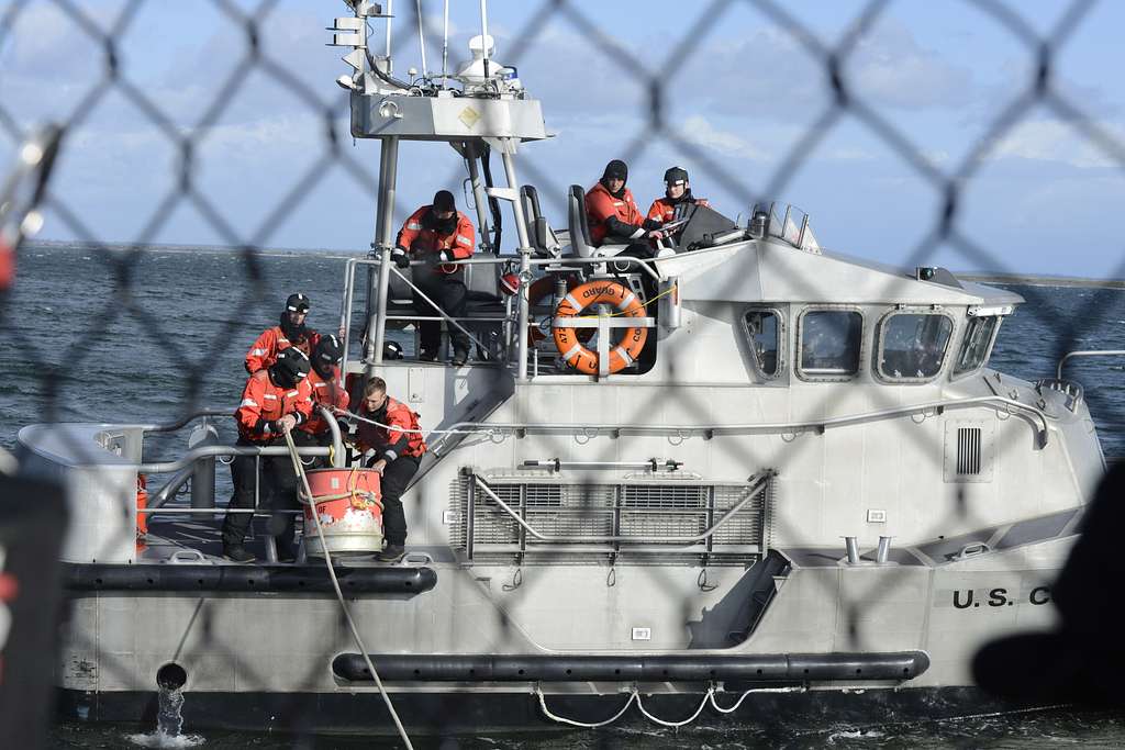 47-foot motor life boat, US Coast Guard Photo - PICRYL - Public