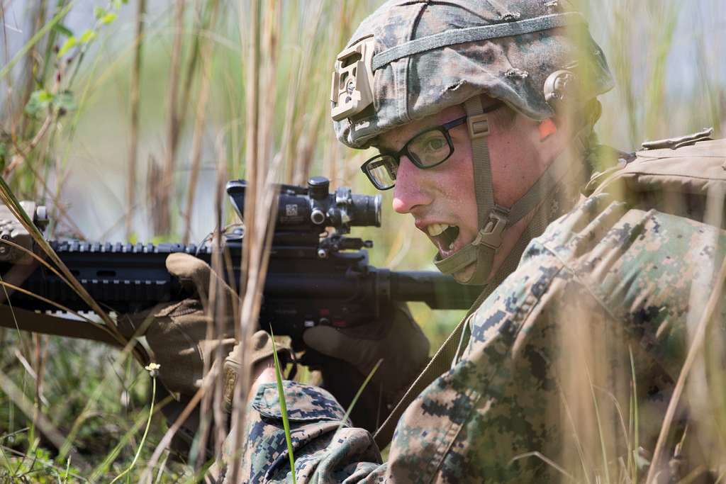 6 Philippine us marines share infantry tactics during a live fire range ...