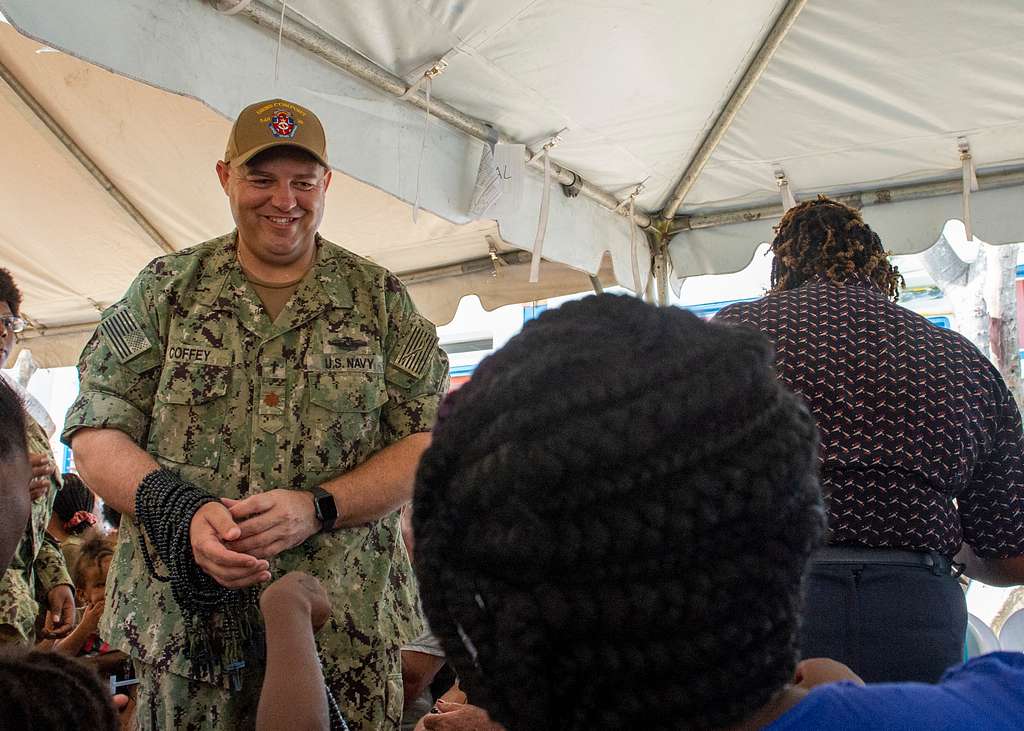 Us Navy Lt Cmdr Travis Coffey A Chaplain Assigned Picryl Public