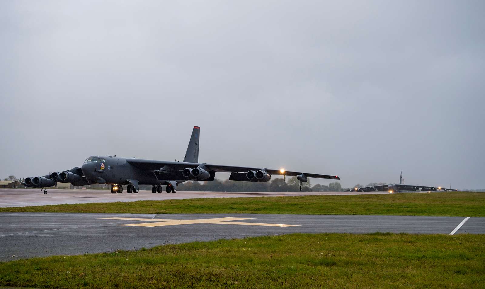 A U.S. Air Force 2nd Bomb Wing B-52H Stratofortress - NARA & DVIDS ...