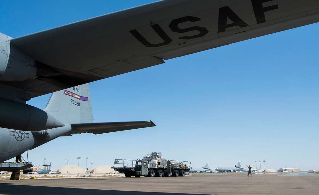 A Loadmaster With The 746th Expeditionary Airlift Squadron - NARA ...