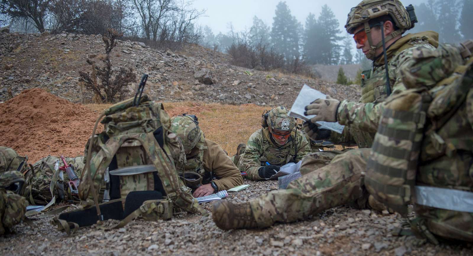 Tactical Air Control Party Airmen plan a land navigation - NARA & DVIDS ...