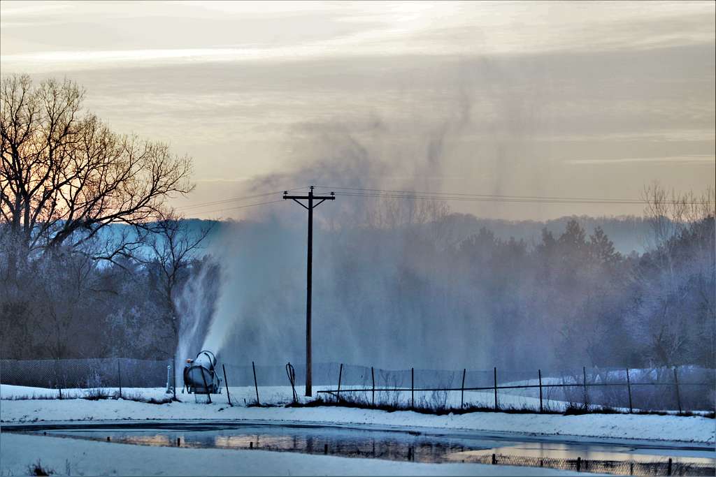 Snowmaking - Wikipedia