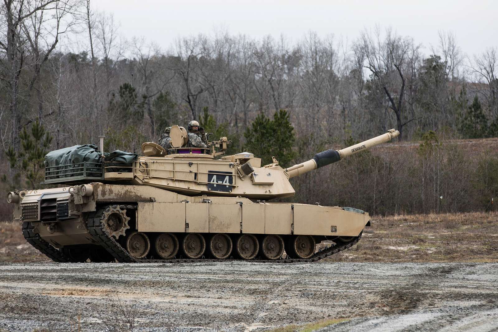 A U.S. Army M1A2 Abrams Tank, with 2nd Squadron, 16th - NARA & DVIDS ...