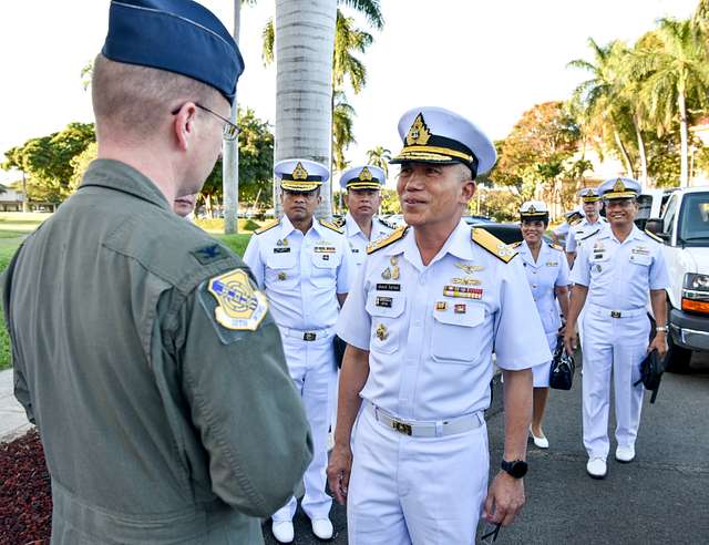 Hickam hosts Official NFL Pro Bowl Practice > 15th Wing > Article Display