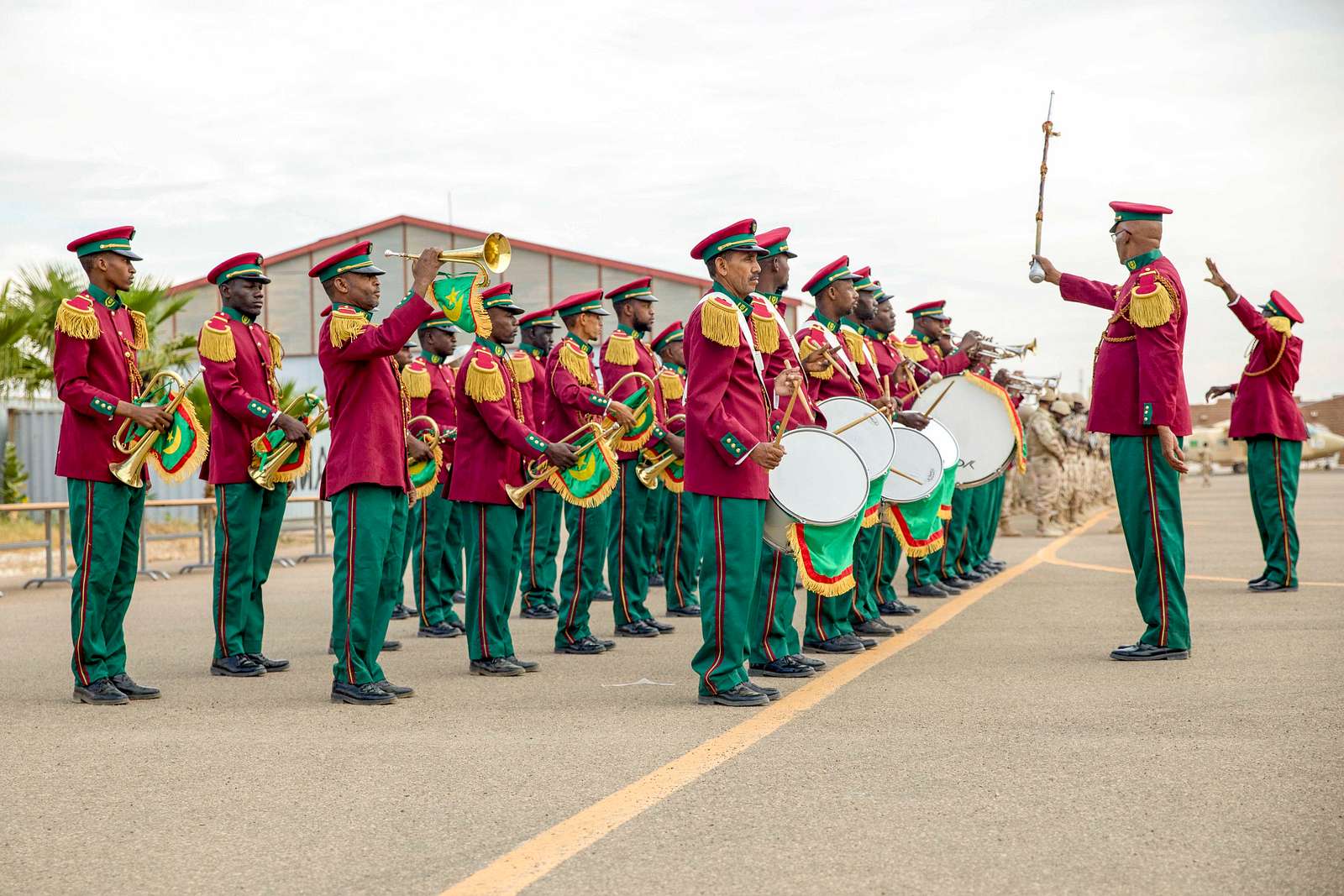 https://cdn2.picryl.com/photo/2020/02/17/mauritanian-marching-bandsmen-perform-at-the-flintlock-b3e0bc-1600.jpg