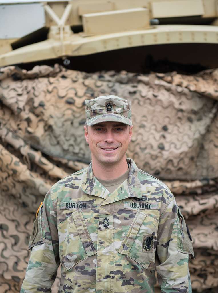 Soldier exemplifies LDRSHIP during DEFENDER exercise - NARA & DVIDS ...