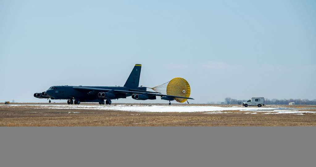 B-52H Stratofortresses return from an exercise to Minot - NARA & DVIDS ...