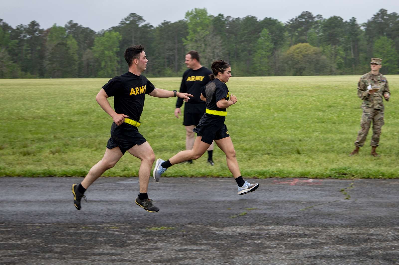 U.S. Army 1st Lt. Hannah Whitney, a platoon leader - NARA & DVIDS ...