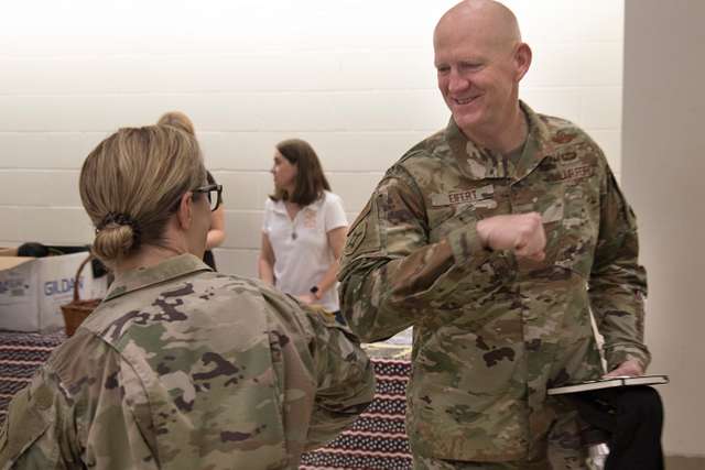 U.S. Army Lt. Col. Jennifer Hunt, Battalion Commander - PICRYL - Public ...