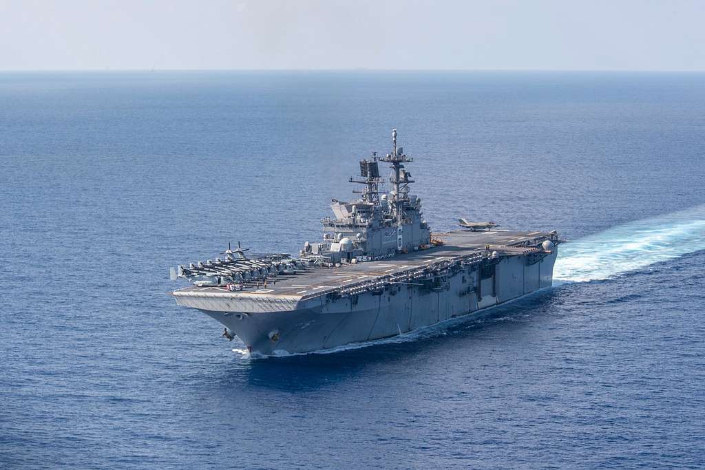 Amphibious Assault Ship USS America (LHA 6) Transits - NARA & DVIDS ...